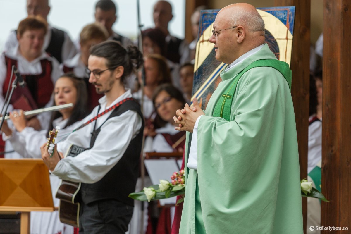 &bullet;  Fotó: Erdély Bálint Előd