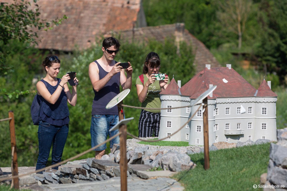 A járványhelyzet sok mindent újraírt, megváltoztatott a turizmusban is. Jelenleg nagy még a bizonytalanság az ágazatban, de már érzékelhető a növekvő tendencia •  Fotó: Erdély Bálint Előd