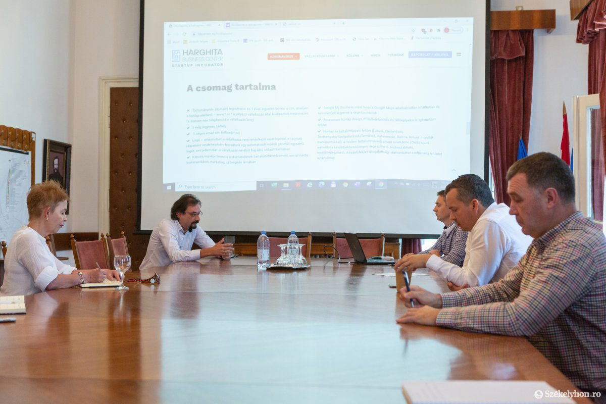 &bullet;  Fotó: Erdély Bálint Előd