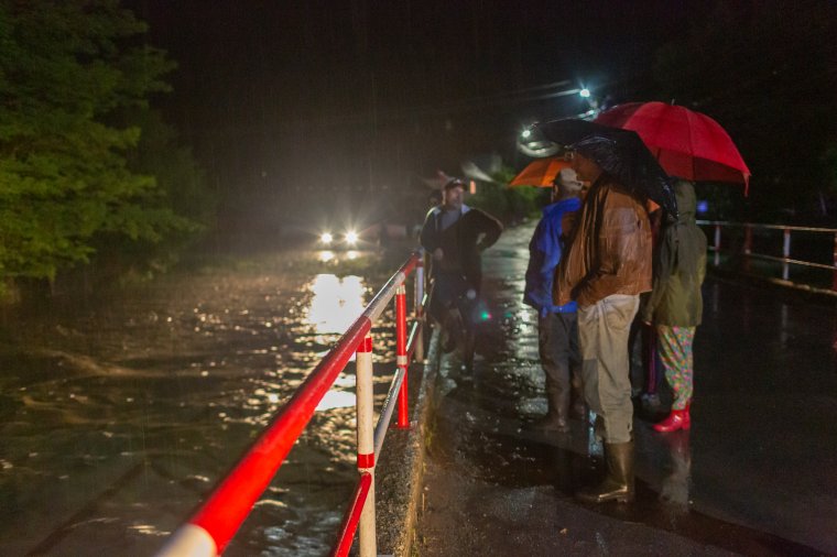 Küzdelem az árral: három udvarhelyszéki községben okozott komoly problémákat a heves esőzés