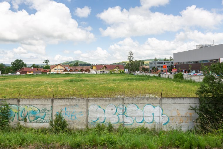 Túllicitálták az önkormányzatot, másé lett a Vásártér utcai telek