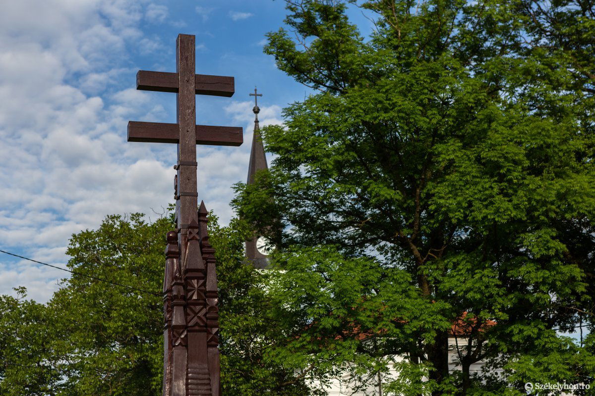 Erdély hívő népe nem süllyedt letargiába, búskomorságba, tétlenségbe Trianon miatt. Lábra állt •  Fotó: Erdély Bálint Előd
