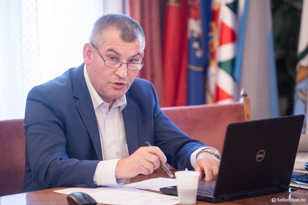A lakók támogatására is számít Gálfi Árpád polgármester •  Fotó: Beliczay László