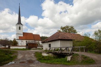 Felújítják a székelydályai református templomot és a székelykeresztúri Gyárfás-kúriát