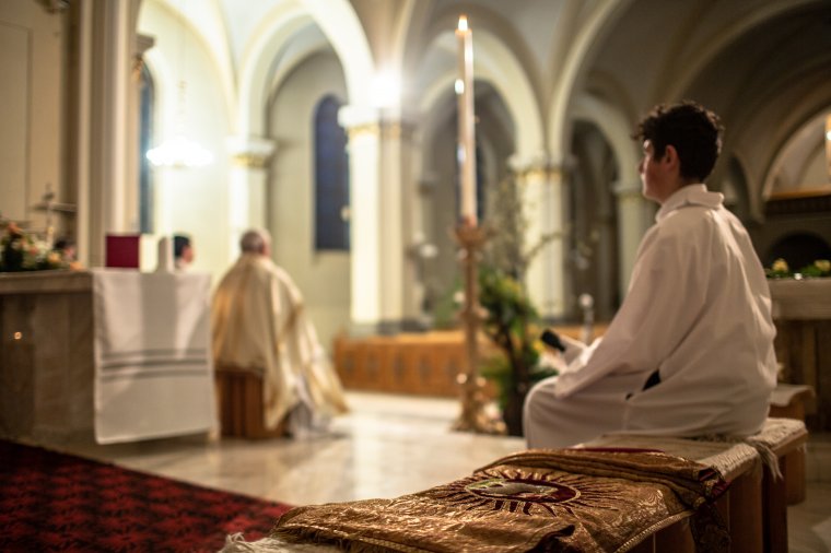 Jézus feltámadását ünnepeljük nagyszombat este