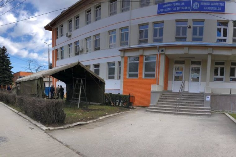 Előszűrésre alkalmas katonai sátrakat állítottak fel Székelyudvarhelyen
