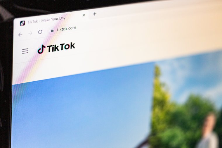 A TikTok-AUR-generáció