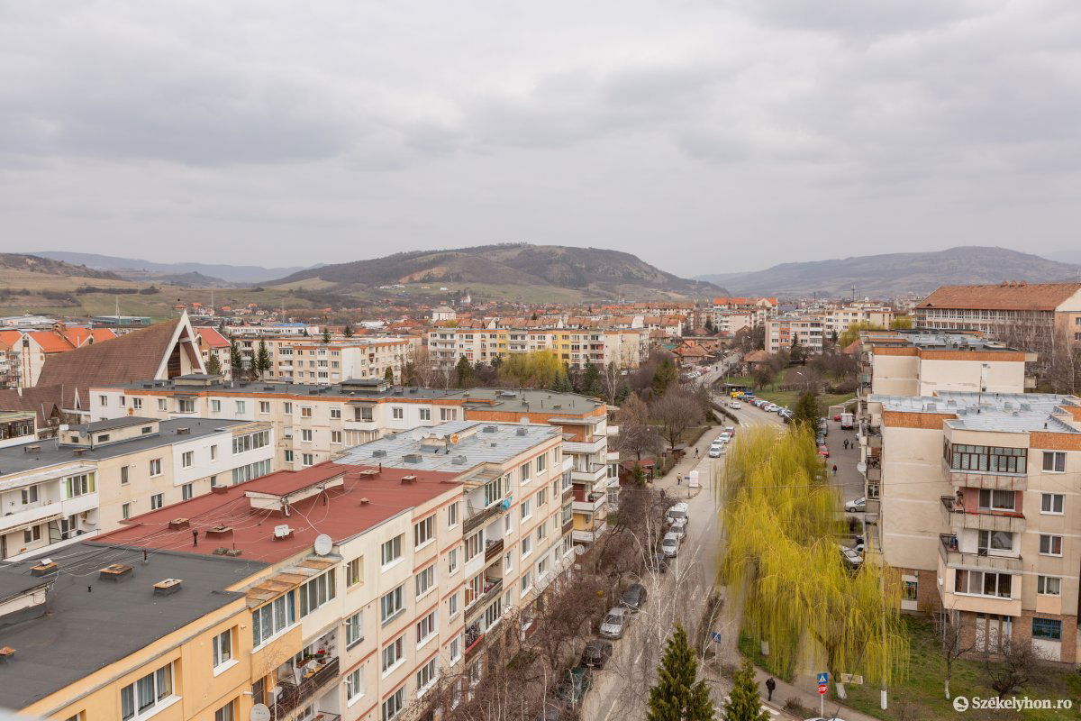 Most azok vannak jobb helyzetben, akik eladnának. Szakértők szerint az év második felére érhetik el a válság hatásai a székelyföldi ingatlanárakat &bullet;  Fotó: Erdély Bálint Előd