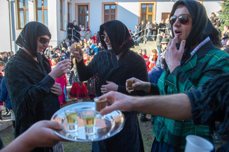 Bambuc, duszások és egyéb maszkurák