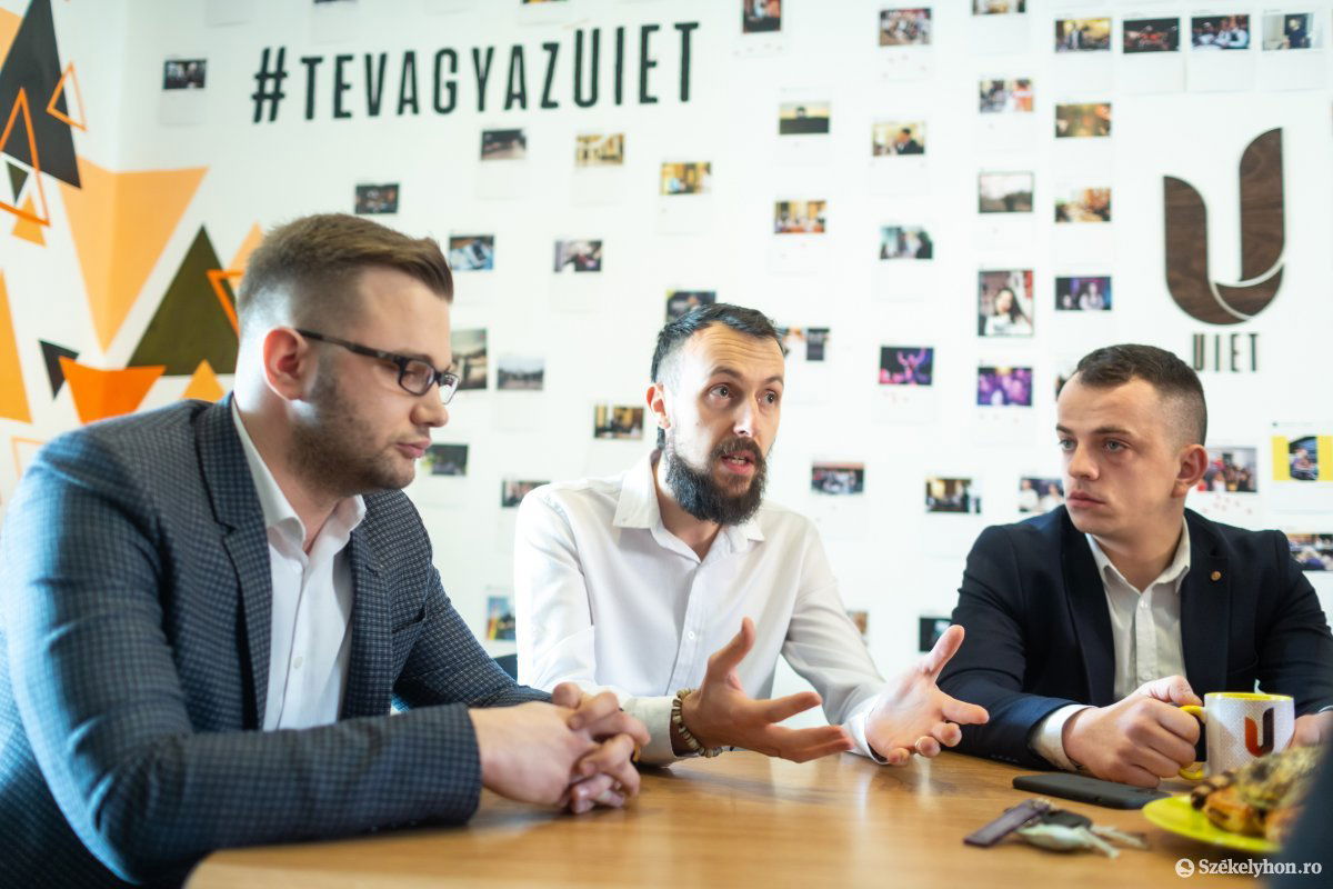 Darabont, Dávid és Kiss, akik önkormányzati képviselők lennének. Rajtuk kívül Imre Gábor is jelentkezett a tisztségre •  Fotó: Erdély Bálint Előd