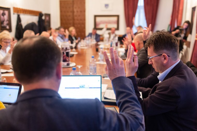 Az MPP kezdeményezte, a városházán kérték számon, a főépítészt büntették meg, a polgármester kifizette