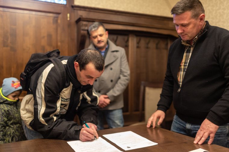 Átadták a jótékonysági vadászaton összegyűlt pénzt