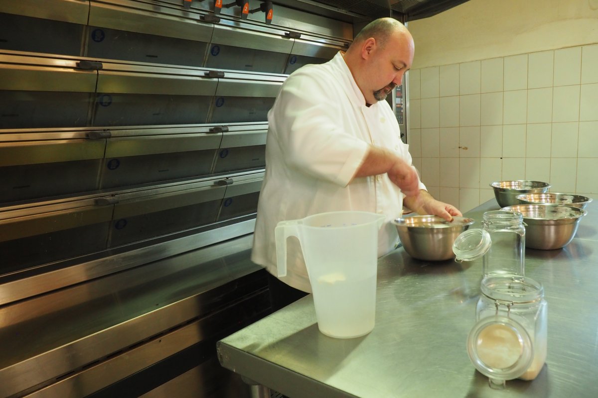 A jó kovásznak etetés után két-háromszorosára kell nőnie •  Fotó: Fülöp-Székely Botond