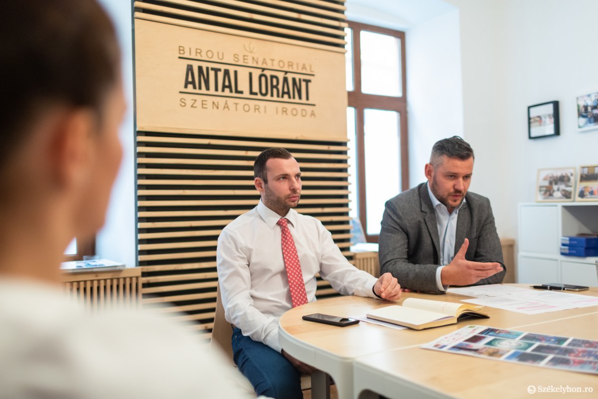 Biró Barna Botond és Antal Lóránt. Mindkét politikus indul az idei választásokon •  Fotó: Erdély Bálint Előd