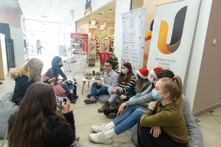 Idén is sokak karácsonyát tennék szebbé az UIET-es fiatalok