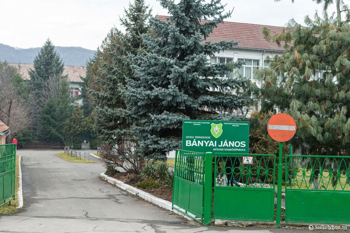 A Bányai János Műszaki Szakközépiskola felújítása öt éve húzódik: küszöbön áll a szerződéskötés a kivitelezővel •  Fotó: Erdély Bálint Előd