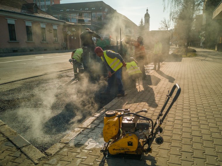 Jövő héttől kezdődnek a tavaszi útjavítási munkálatok Székelyudvarhelyen