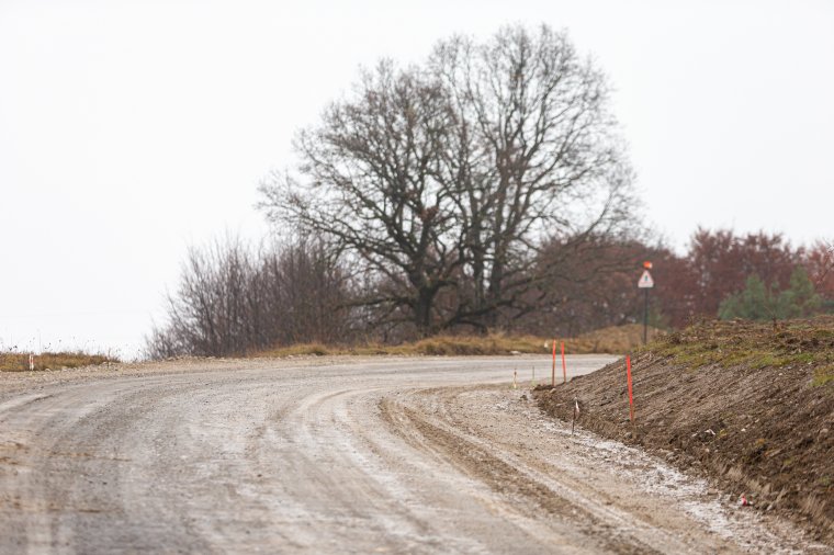 Nem halad az udvarhelyszéki útfelújítást elvállaló kivitelező