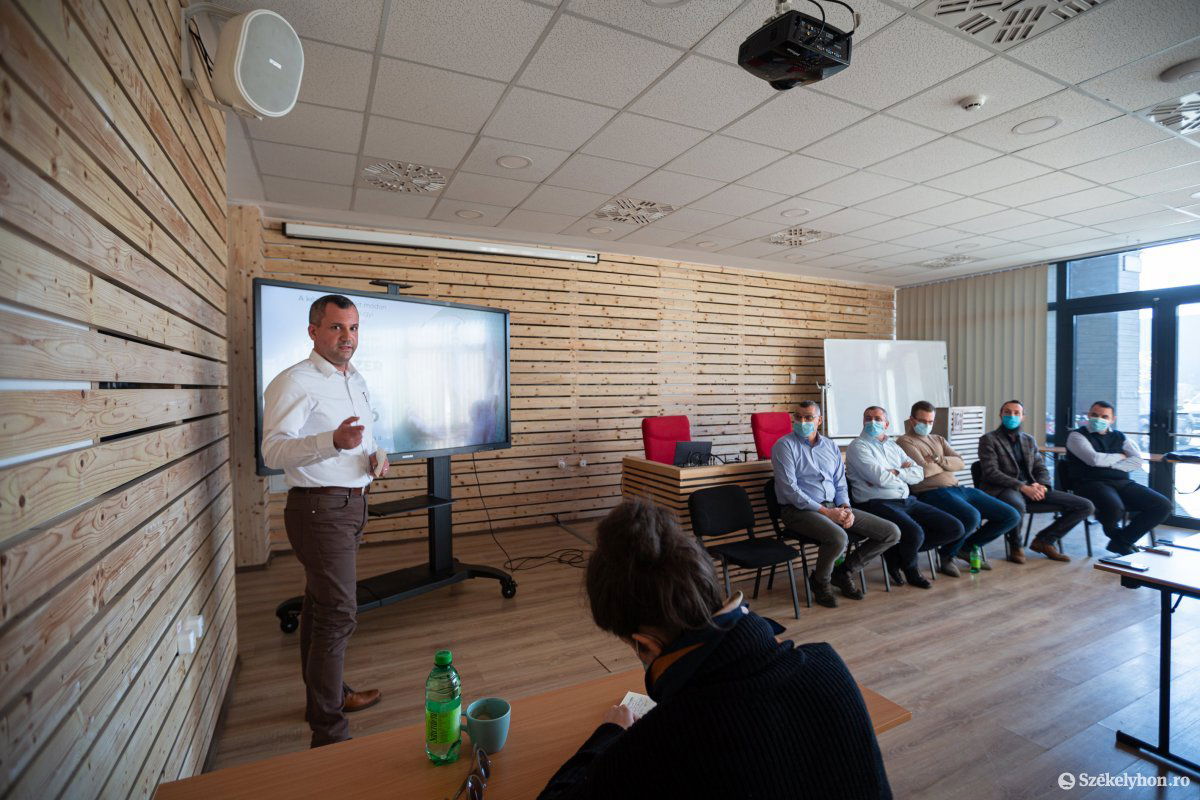 &bullet;  Fotó: Erdély Bálint Előd