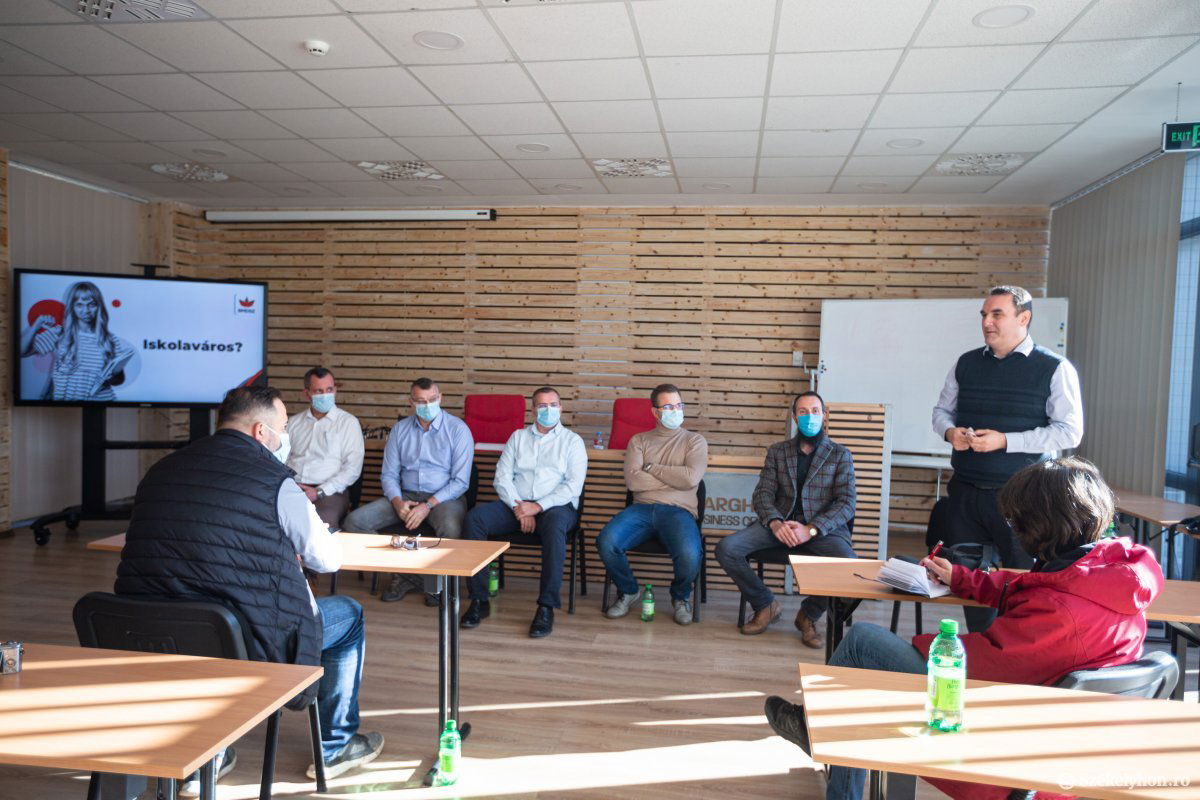 &bullet;  Fotó: Erdély Bálint Előd