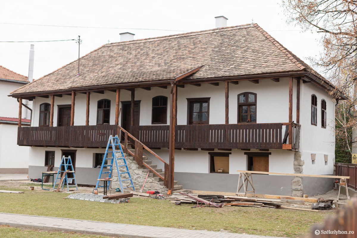 &bullet;  Fotó: Erdély Bálint Előd