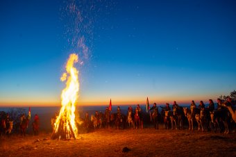 Fellobantják az összetartozás tüzét Marosfelfaluban