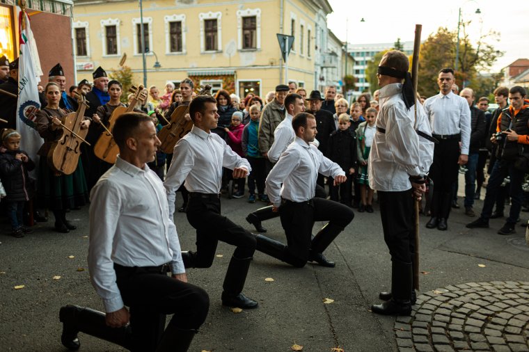 Passiójárással emlékeztek az aradi vértanúkra Székelyudvarhelyen