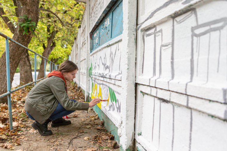 Élhetőbbé, szebbé teszik környezetüket a diákok