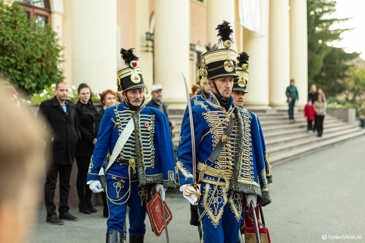 &bullet;  Fotó: Erdély Bálint Előd