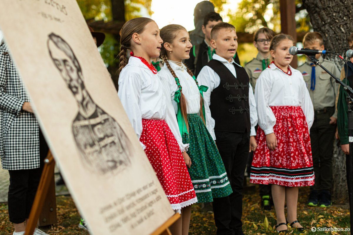 &bullet;  Fotó: Erdély Bálint Előd