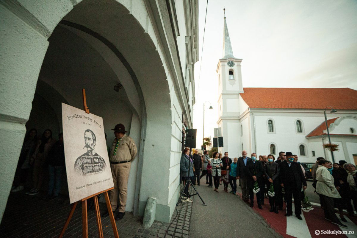 &bullet;  Fotó: Erdély Bálint Előd