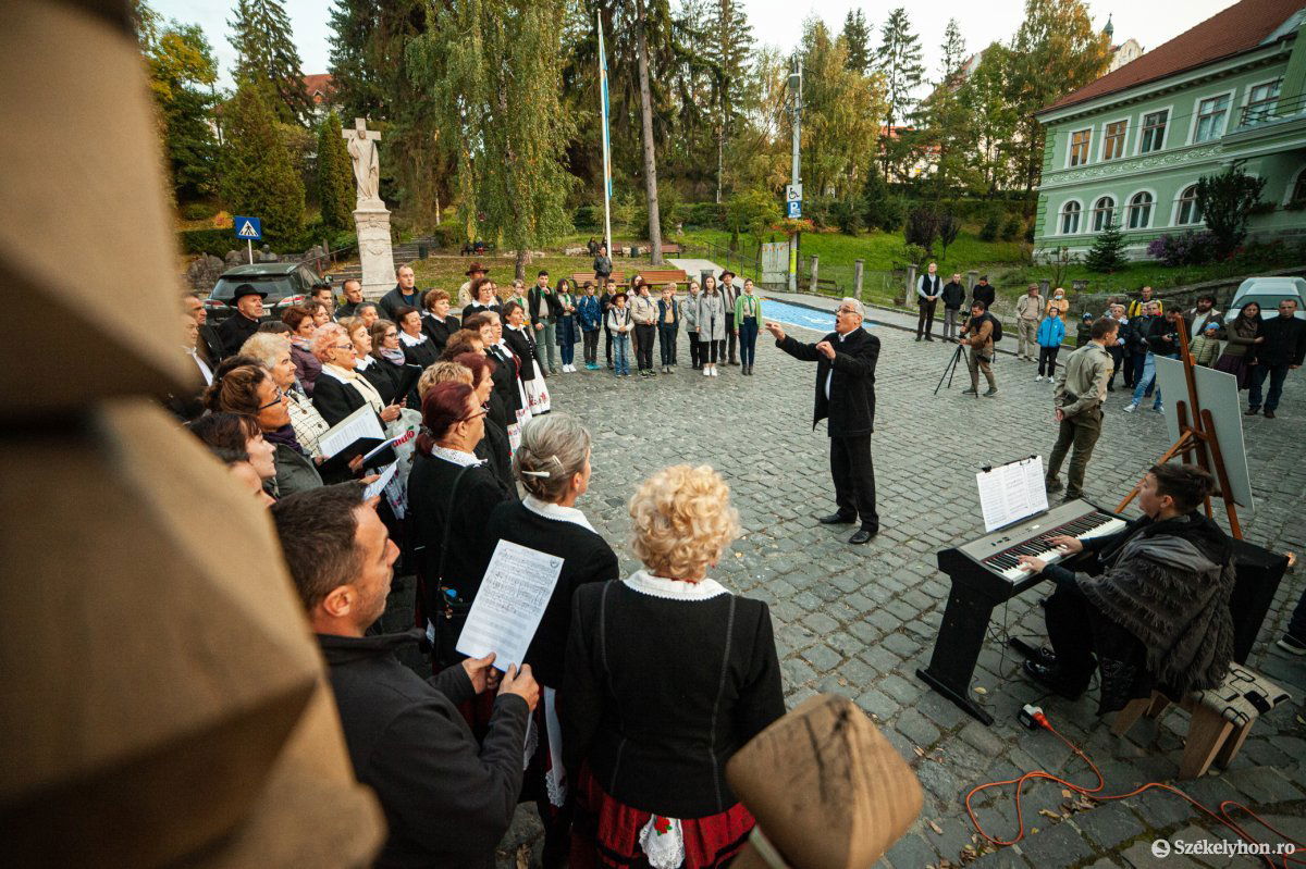 &bullet;  Fotó: Erdély Bálint Előd