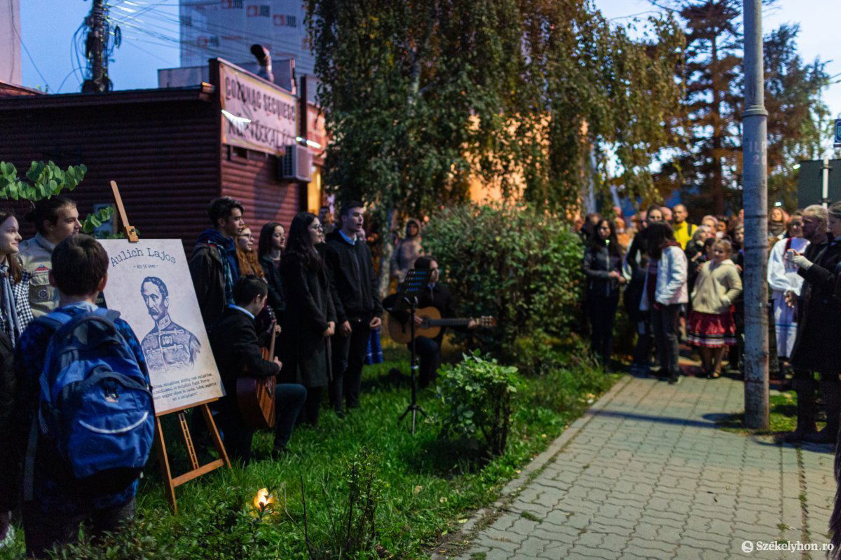 &bullet;  Fotó: Erdély Bálint Előd