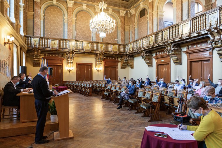 Költségvetés-kiegészítés a szociális gondozók kifizetésére, a távhő ártámogatására és fejlesztésekre