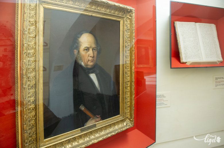 Magyarósi Szőke József portréja és naplója a székelyudvarhelyi Haáz Rezső Múzeumban a 350 éves  Református Kollégium történetét bemutató kiállításon •  Fotó: Beliczay László