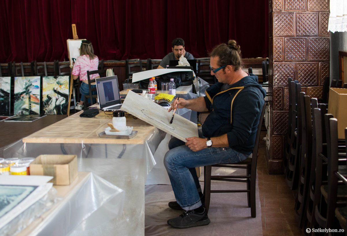 &bullet;  Fotó: László Ildikó