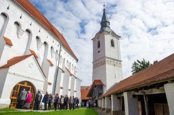 Film készül a világhírű erdélyi „szalonnás templom” lelkészéről is