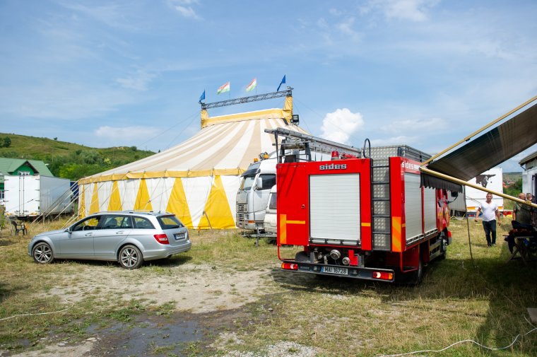 Cirkuszi lakókocsi égett le Székelyudvarhelyen