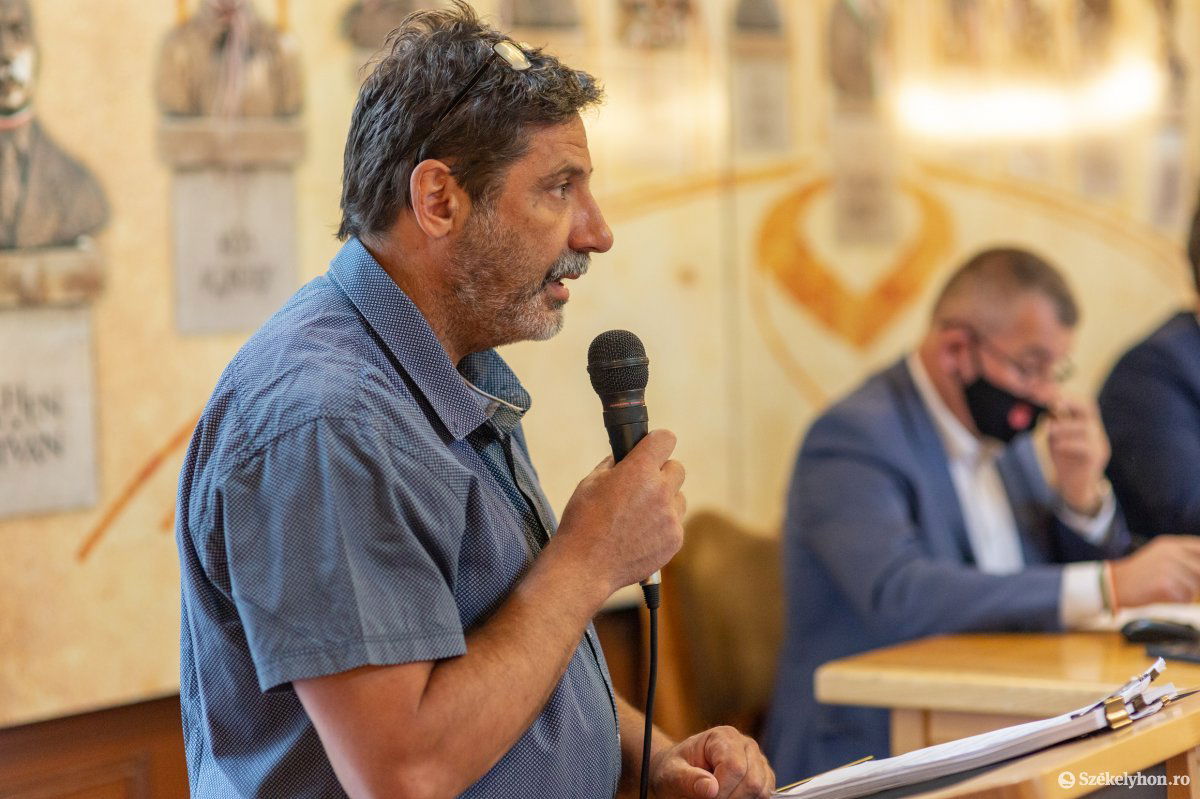 &bullet;  Fotó: Erdély Bálint Előd