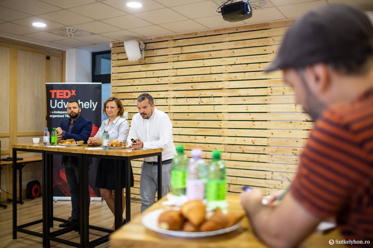 &bullet;  Fotó: Erdély Bálint Előd