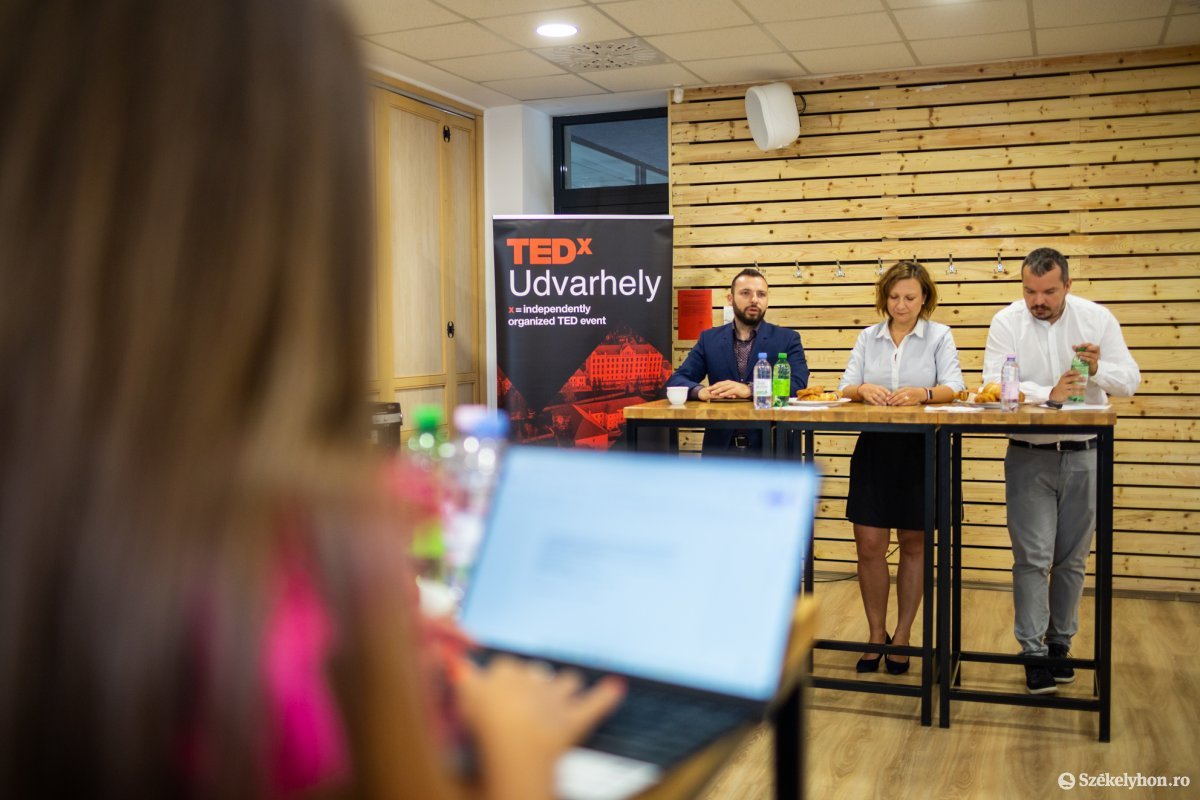 &bullet;  Fotó: Erdély Bálint Előd