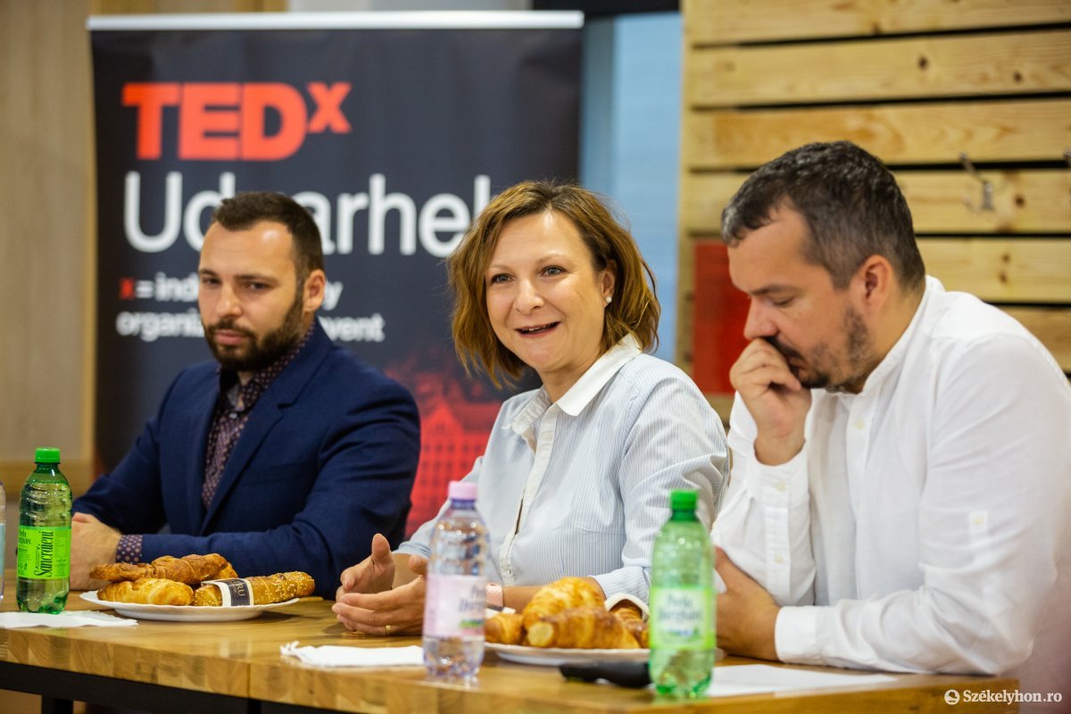 &bullet;  Fotó: Erdély Bálint Előd