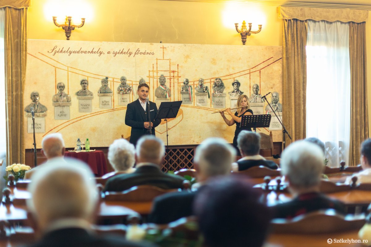 &bullet;  Fotó: Erdély Bálint Előd