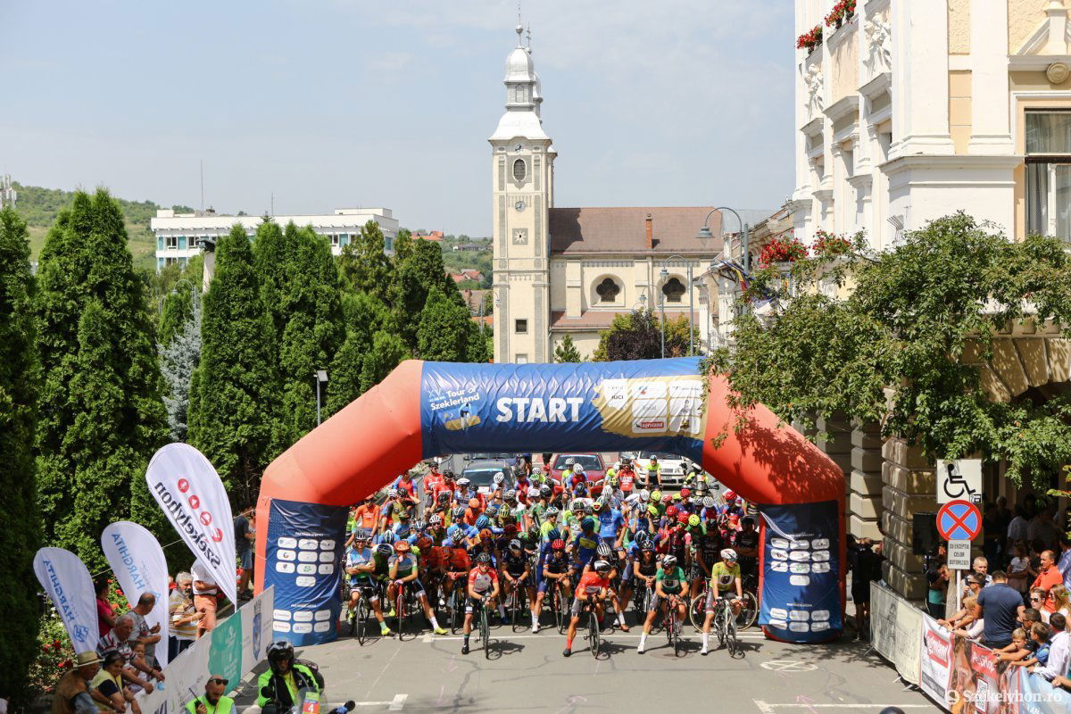 &bullet;  Fotó: Erdély Bálint Előd