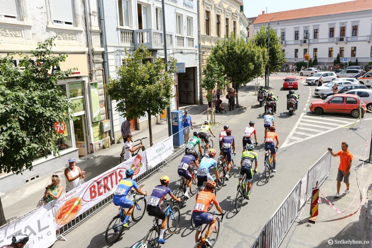 &bullet;  Fotó: Erdély Bálint Előd