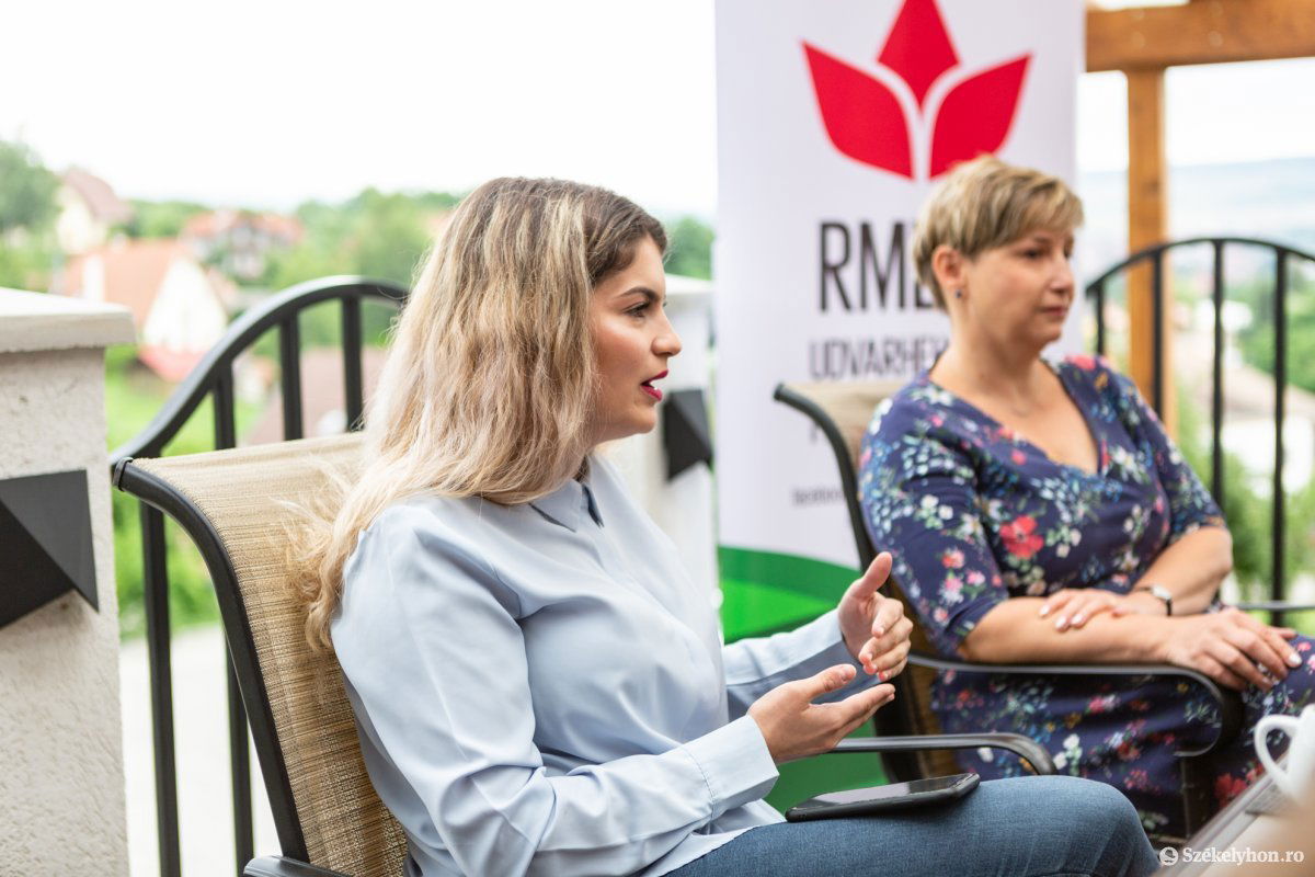 A MEGTÖRTént kezdeményezőinek célja felhívni a bántalmazott nők figyelmét arra, hogy bátran kérjenek segítséget •  Fotó: Erdély Bálint Előd