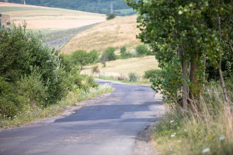 Javítások a megterhelt székelyszenttamási úton