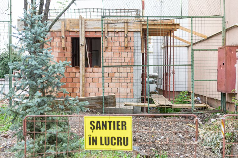 A vártnál jobban haladnak a Bethlen Gábor Általános Iskola új épületrészeinek munkálataival