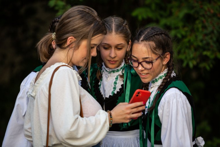 Családias hangulatban zajlik a MES