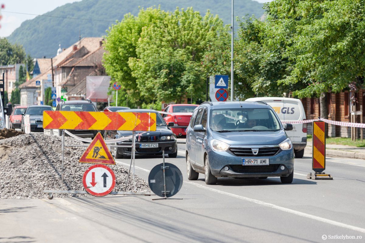 A történtek egy haikuban: mellényúltak a gázasok, kikapcsolták az áramot – is •  Fotó: Erdély Bálint Előd